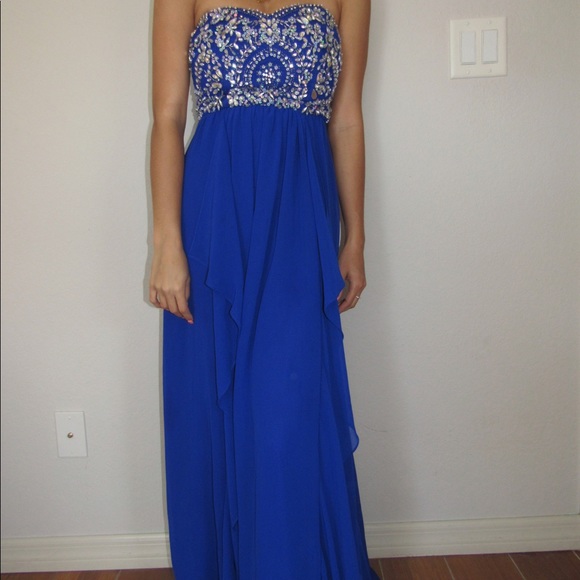 Prom dress🦋 - Picture 4 of 5